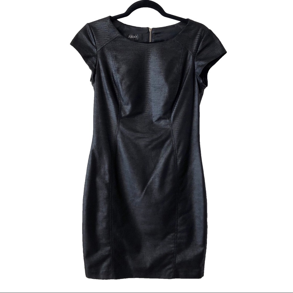 EMBOSSED FAUX LEATHER SHEATH DRESS (BLACK)